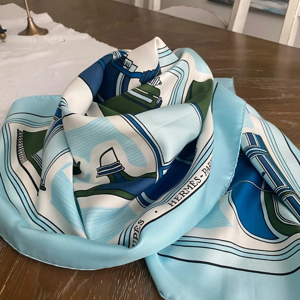 HERMES SCARF LE COUPES VINTAGE HERMES SCARF F. de la PERRIERE - Picture 8 of 14